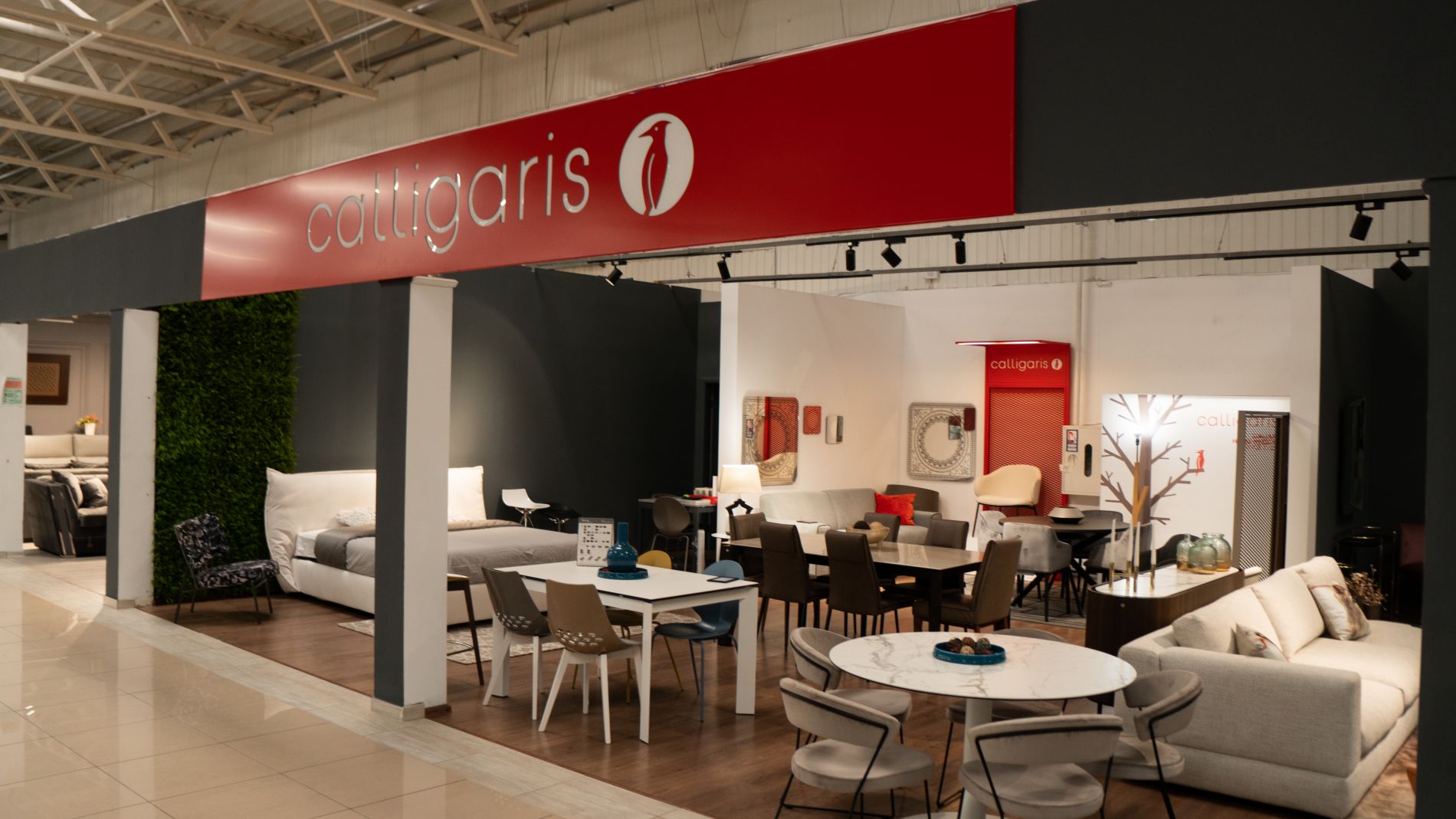 Салон-магазин меблів «Calligaris» у Львові | ТЦ «MARK»