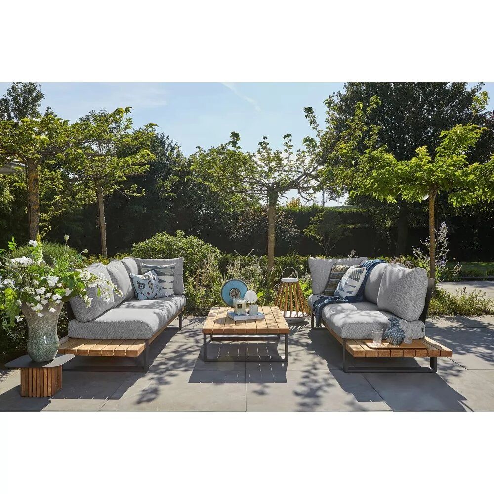 Комплект NARDO буде найпривабливішим місцем на вашій терасі!