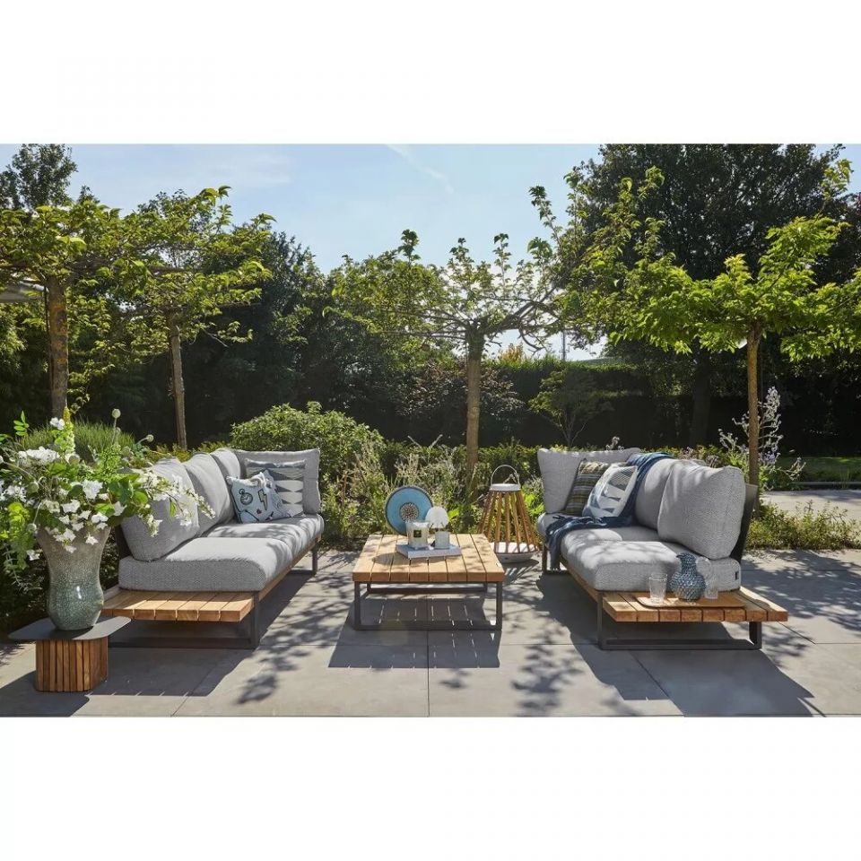 Комплект NARDO буде найпривабливішим місцем на вашій терасі!