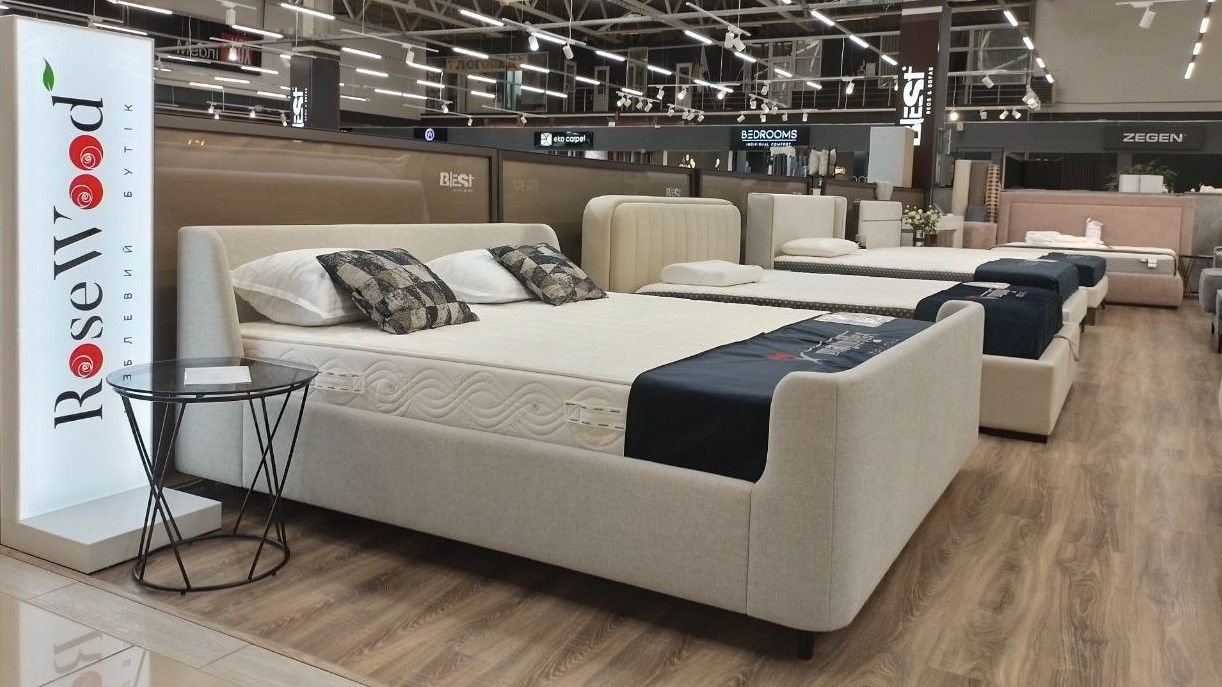 Магазин «Rose Wood» у Львові | ТЦ «MARK»