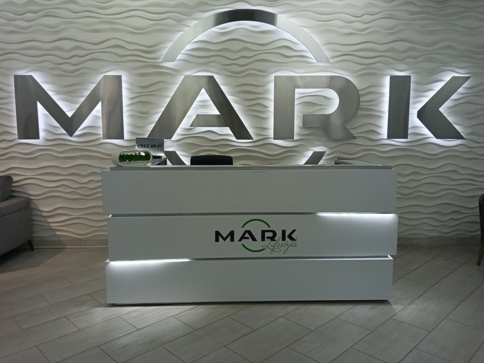 Інформаційний пункт в ТЦ MARK