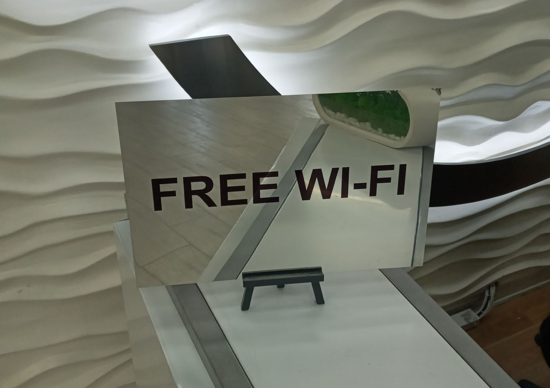 FREE WI-FI