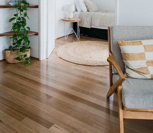 Що практичніше паркетна дошка чи ламінат? | Блог ТЦ «MARK»