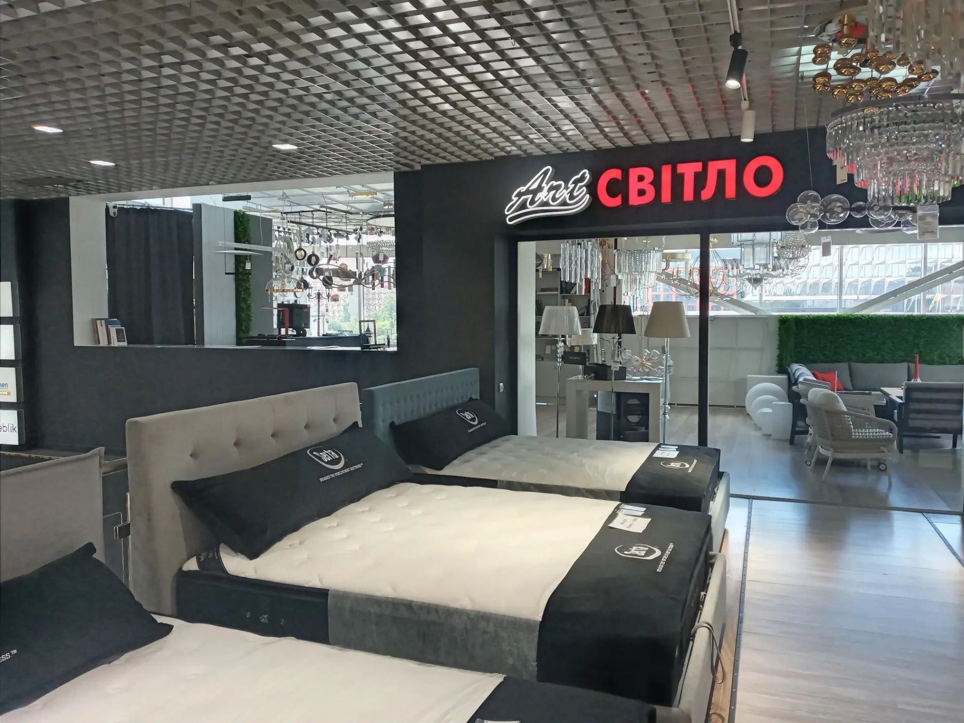 Відкриття оновленого салону Art світло