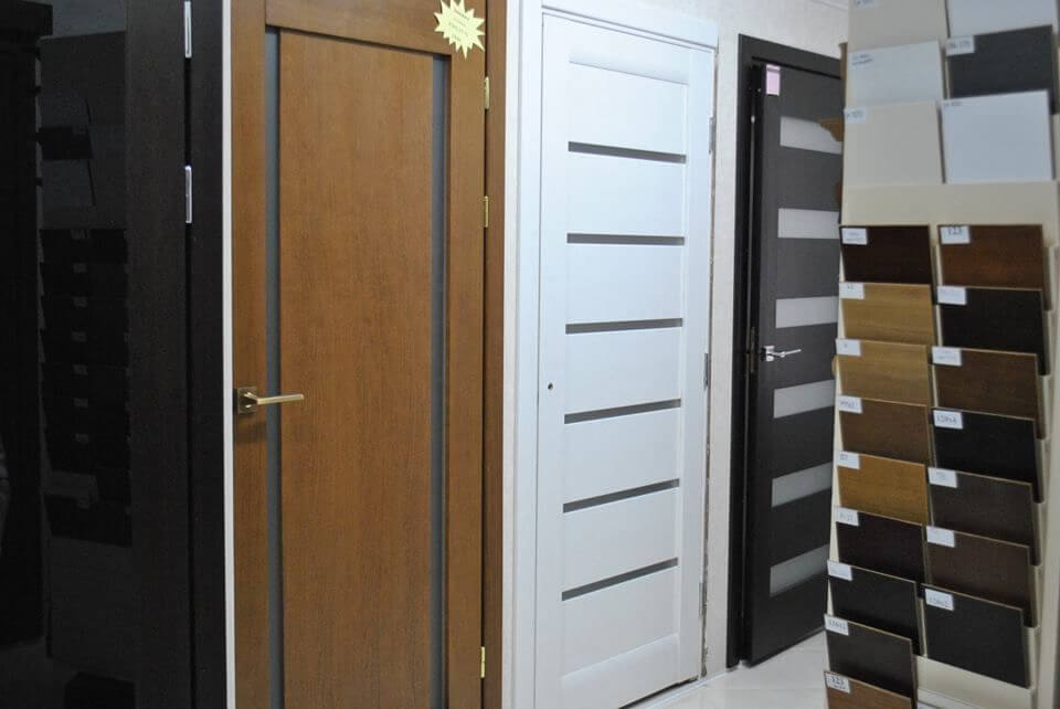 Галерея дверей в ТЦ MARK