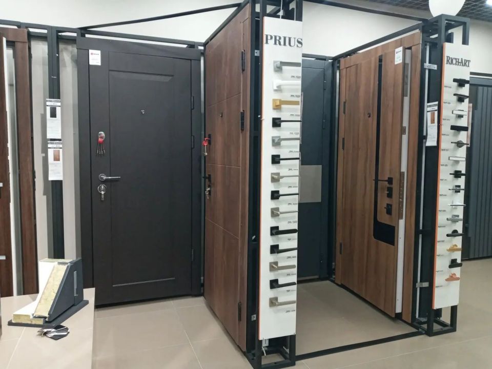 Відкриття салону Вхідні двері