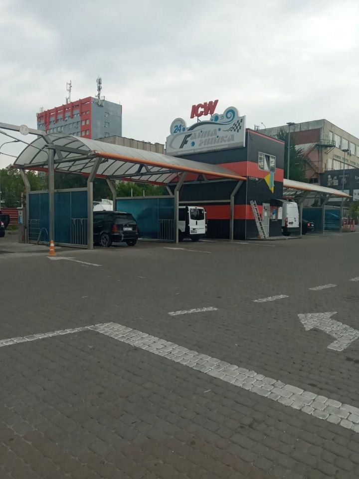 Автомийка в ТЦ Марк