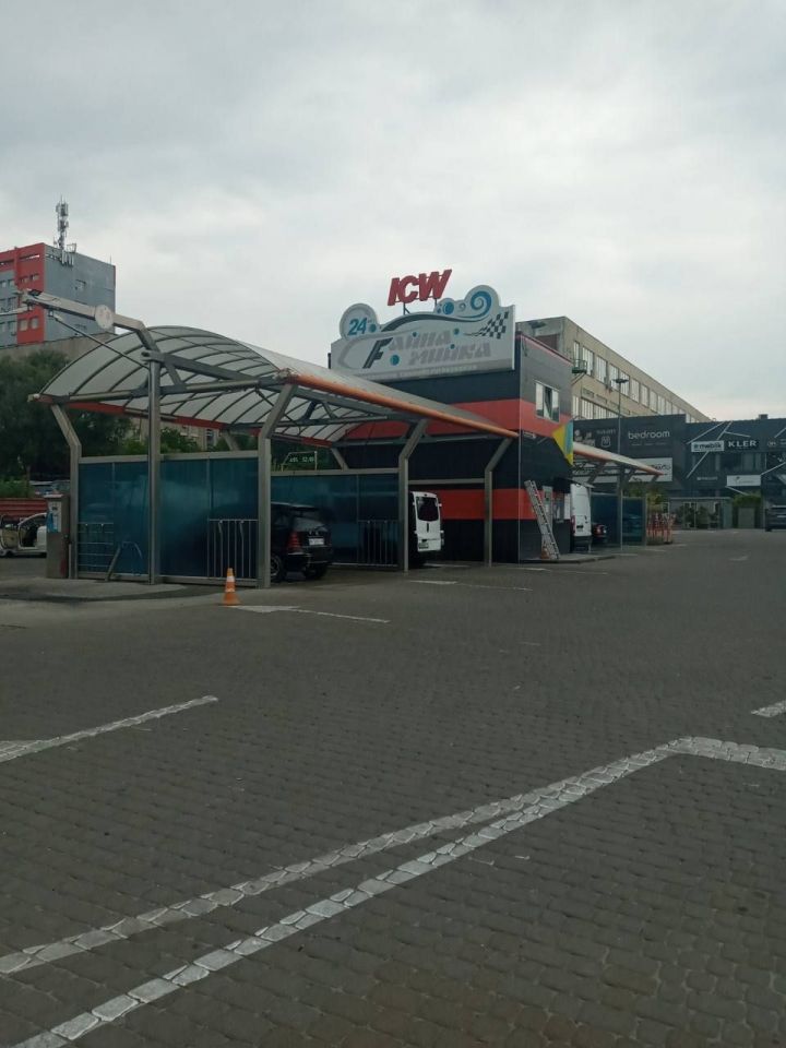 Автомийка в ТЦ Марк