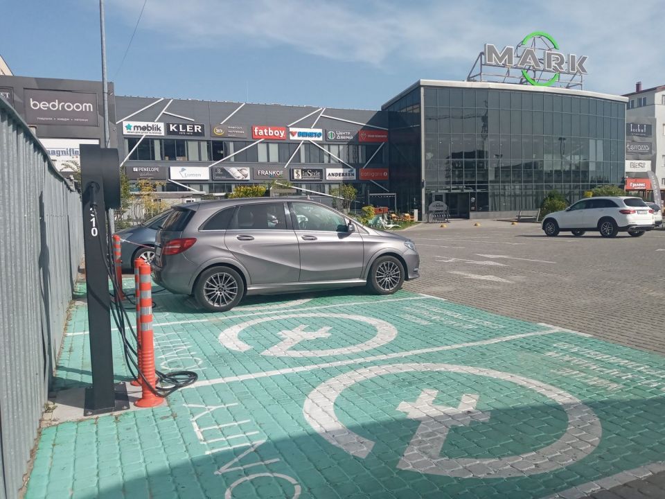 Заряджайтесь у ТЦ MARK