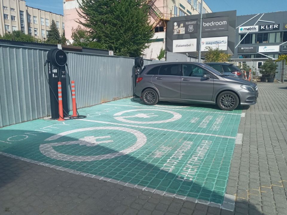 Заряджайтесь у ТЦ MARK