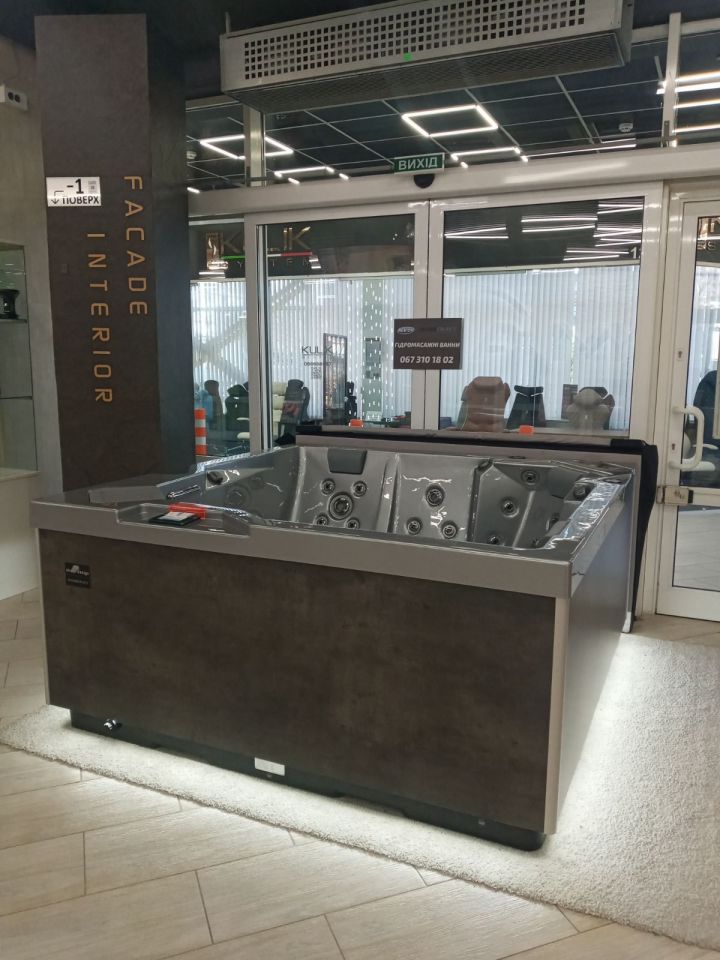 Відкриття стенду компанії ALBION!